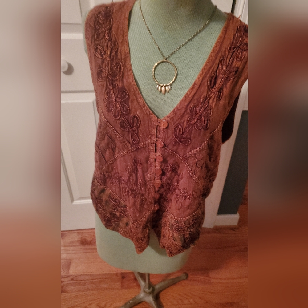 Gorgeous boho vest!